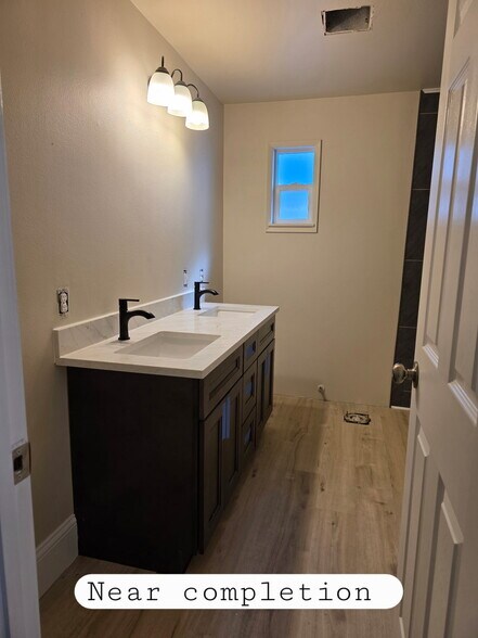 Building Photo - 12835 SW Grant Ave