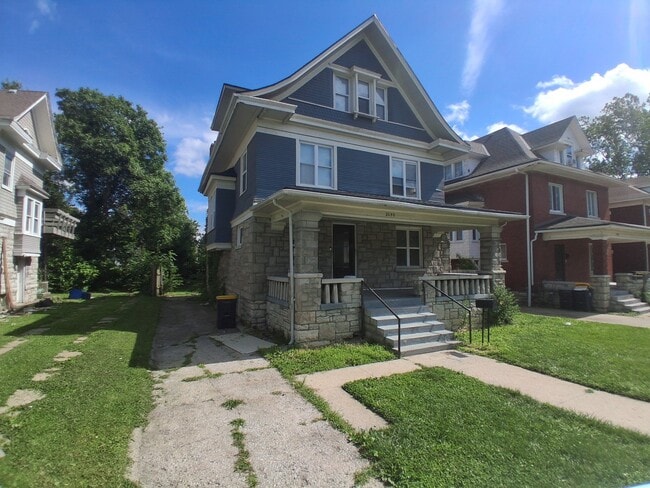 Building Photo - 2640 Victor St