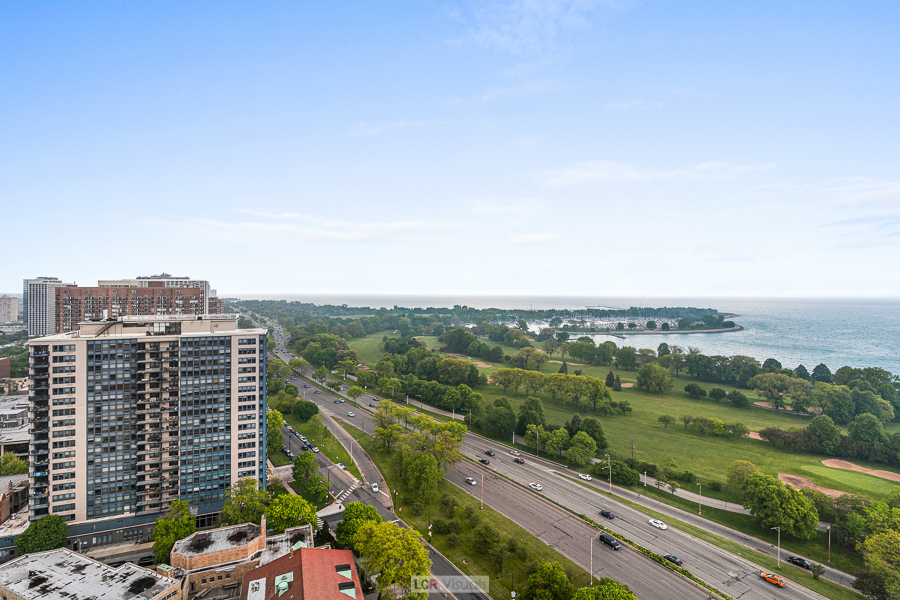 Building Photo - 3950 N Lake Shore Dr