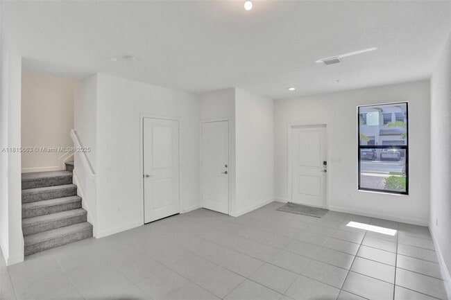 Building Photo - 252 SW 159th Terrace
