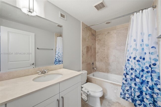 Building Photo - 832 N Victoria Park Rd