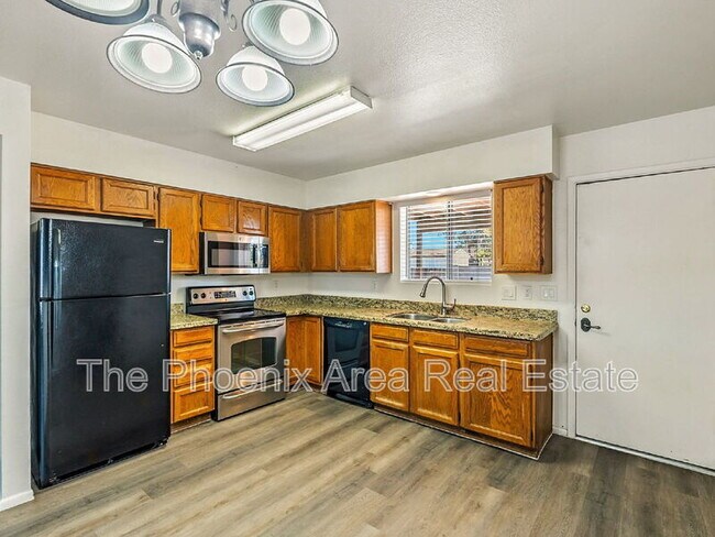 Building Photo - 3109 E Pueblo Ave