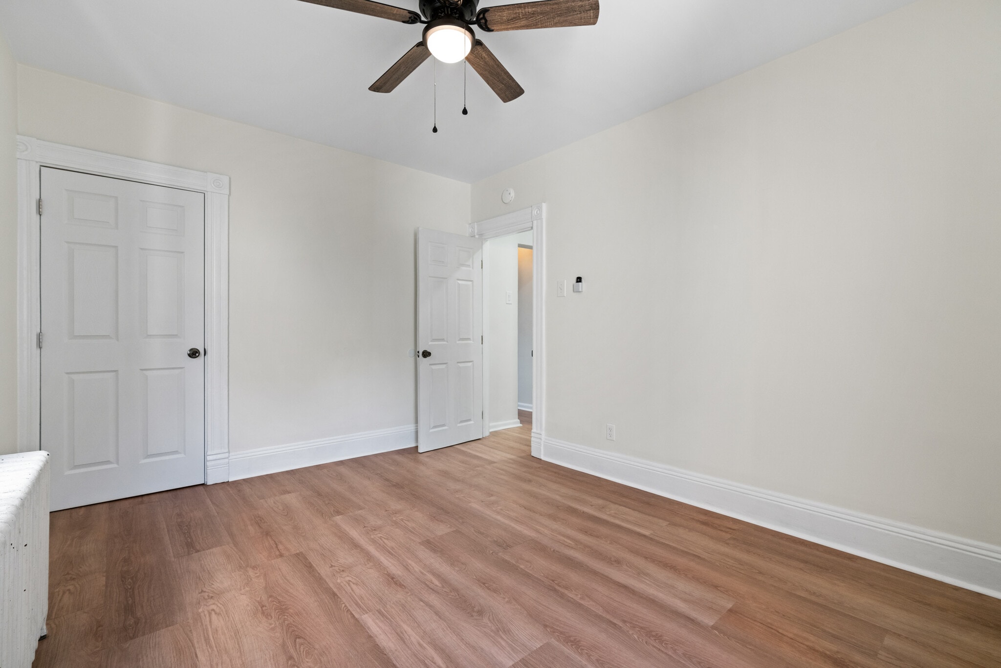 Building Photo - 306 7th Ave