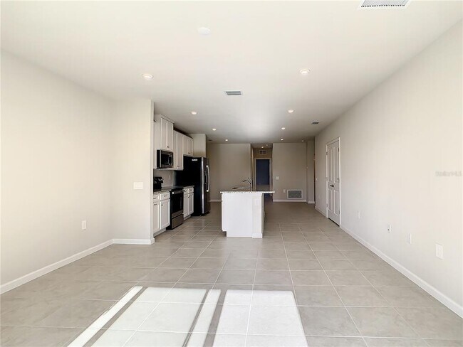 Building Photo - 1826 West Palms Drive