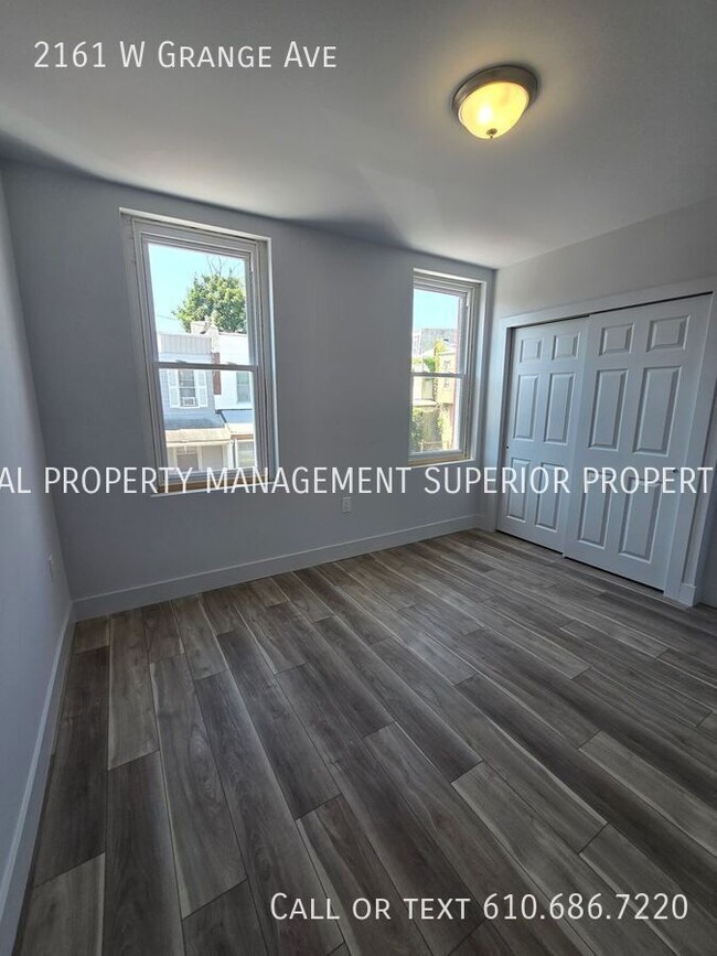 Building Photo - 2161 W Grange Ave