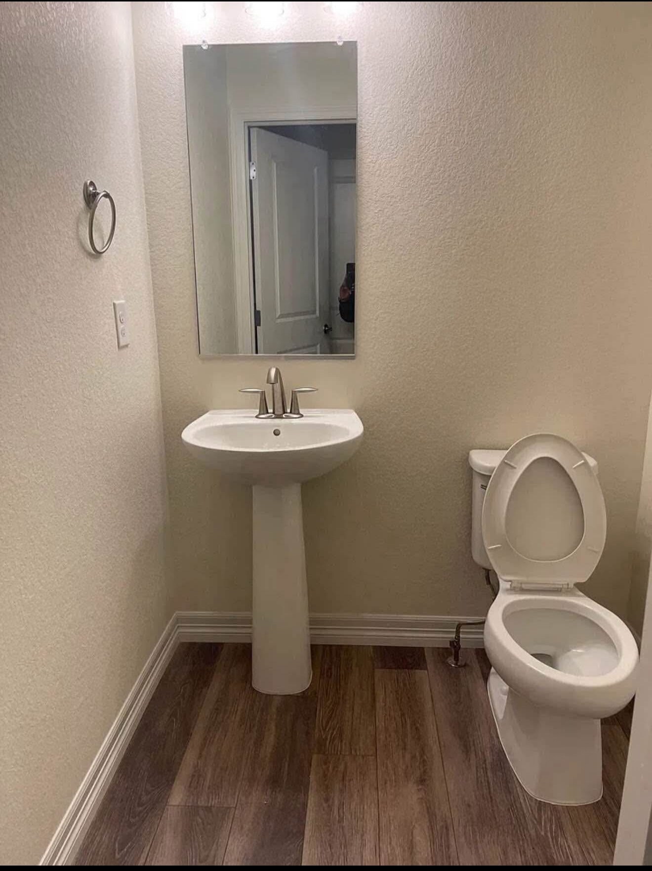 Building Photo - 16828 E 119th Ave