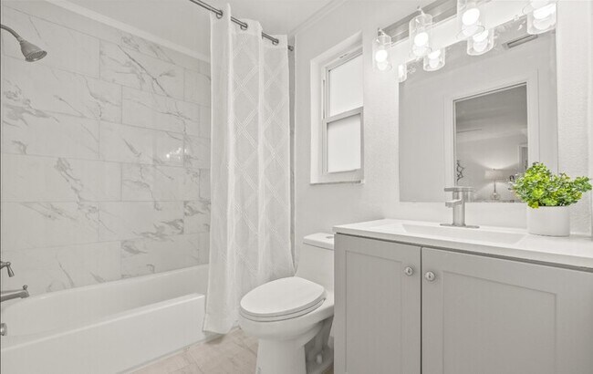 Building Photo - Home For Rent in Clearwater Manor!