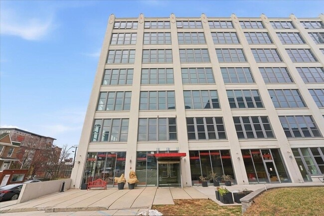 Building Photo - 50 Dey St