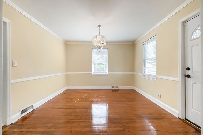 Building Photo - 6609 Fairdel Ave