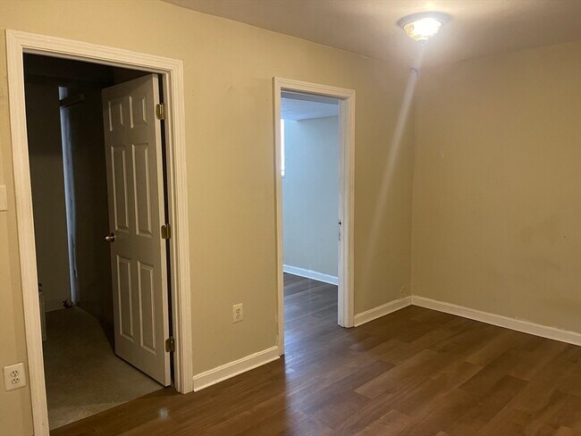 Building Photo - 17 Azalea Ln