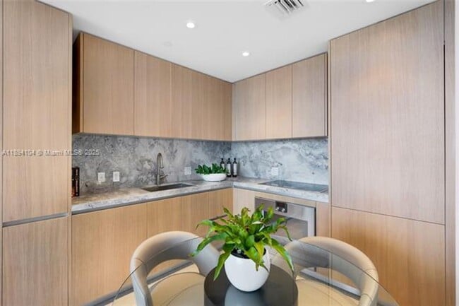 Building Photo - 500 Alton Rd