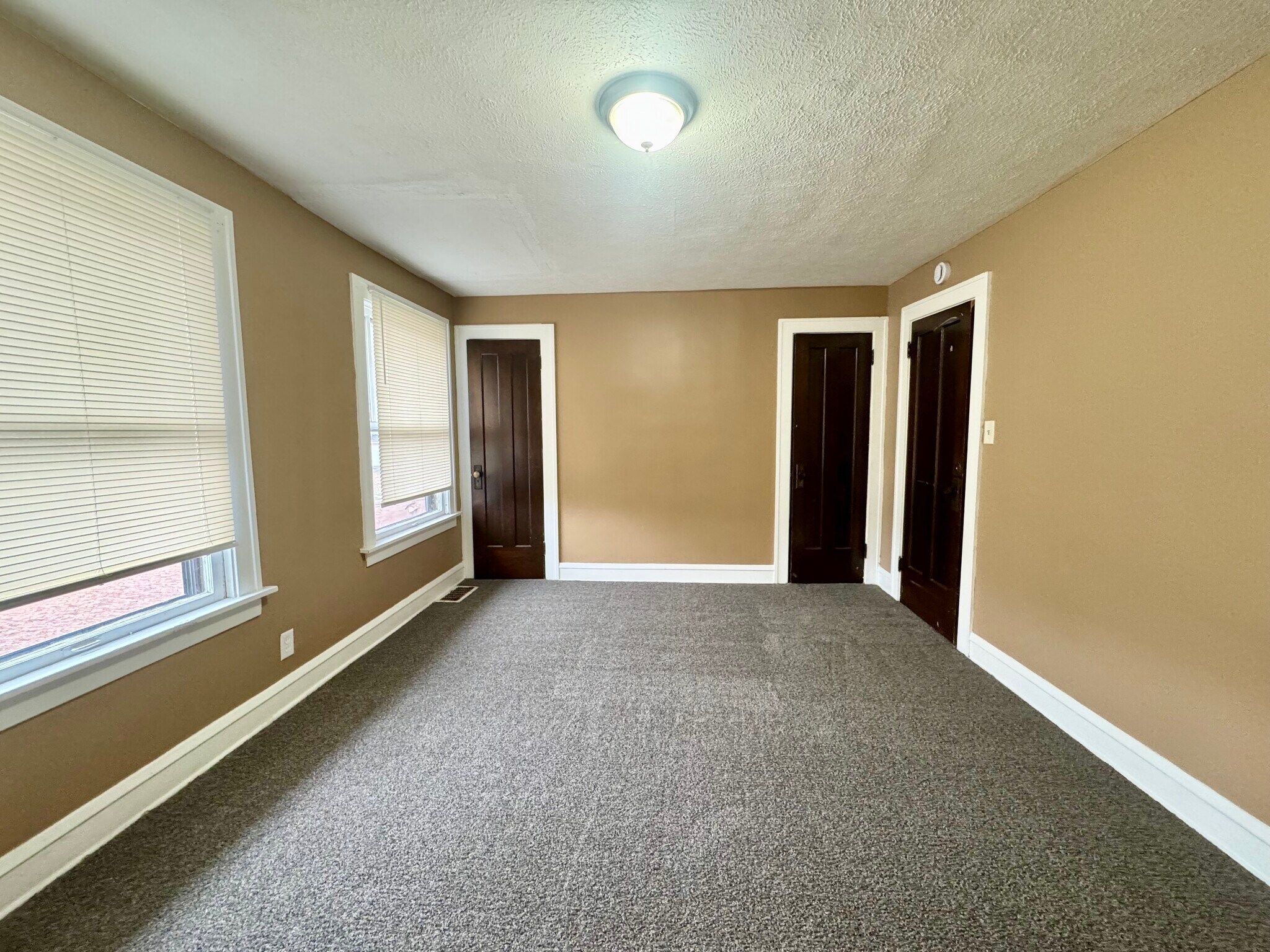 Building Photo - 1604 Yale Ave NW