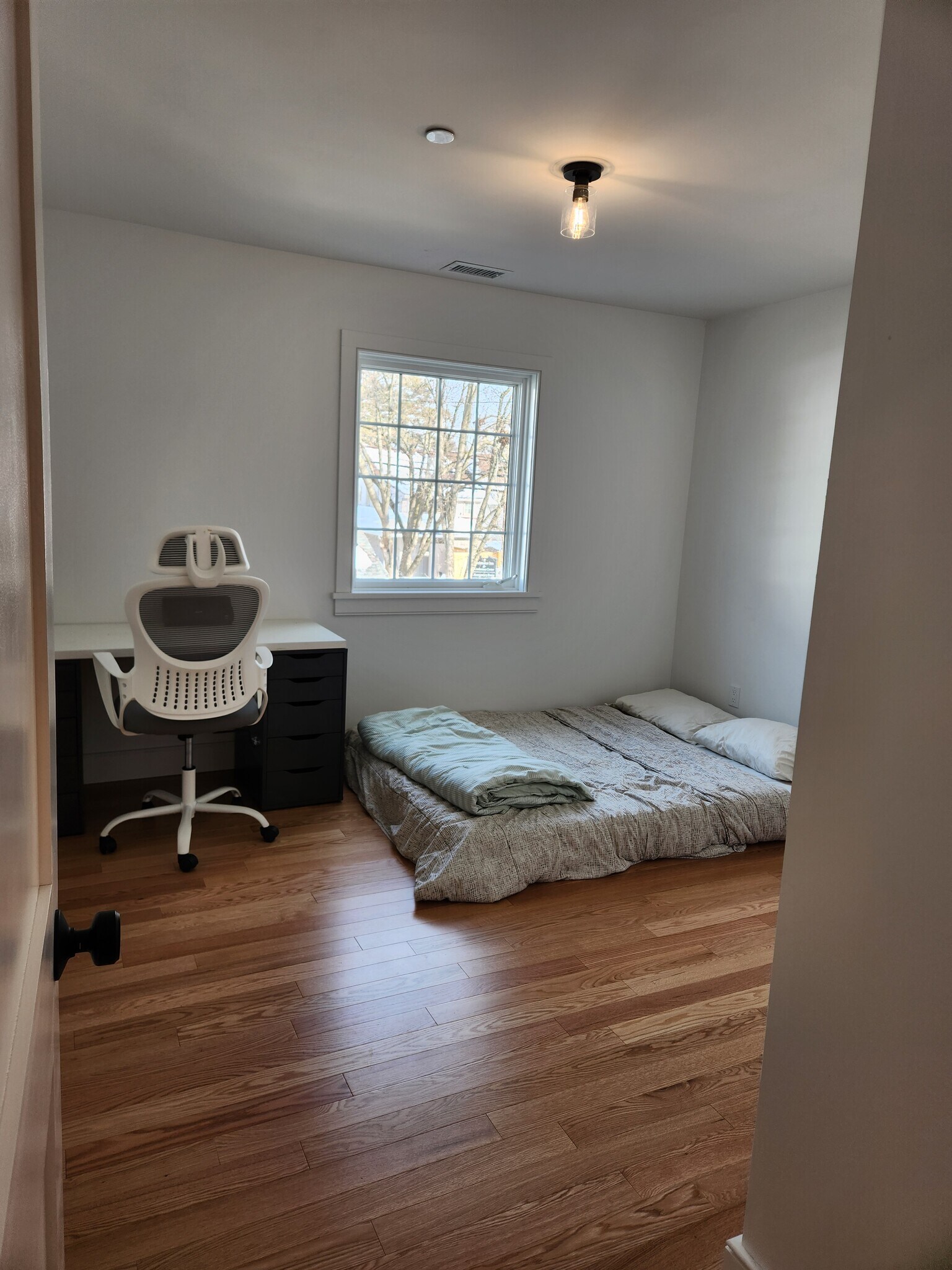 Building Photo - 20 Garden St