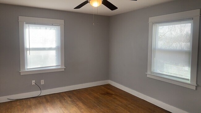 Building Photo - 128.5 Pointview