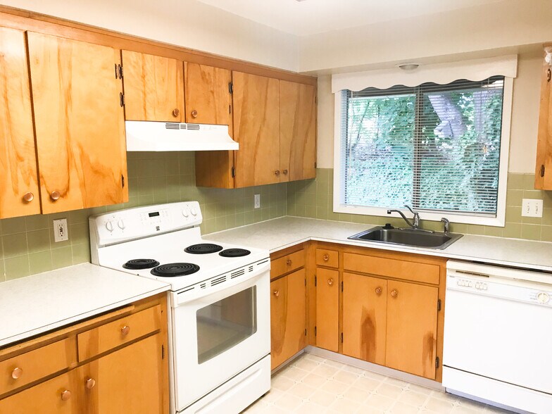 Building Photo - 721 W Bowling Rd