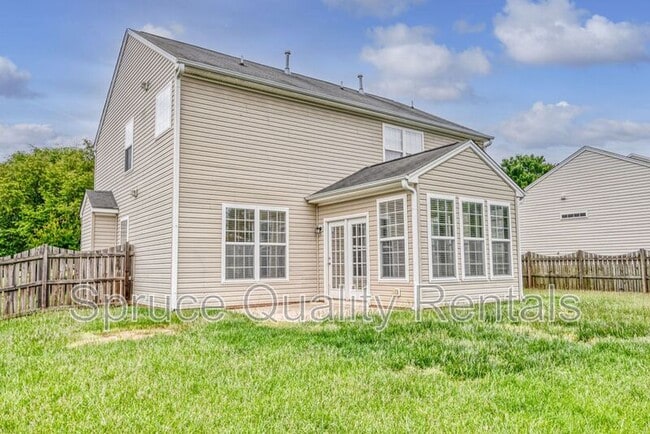 Building Photo - 6201 Elderbush Dr