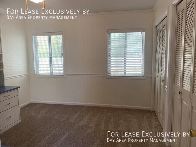 Building Photo - 2048 Eucalyptus Ave