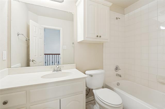 Building Photo - 11800 Pondview Ln