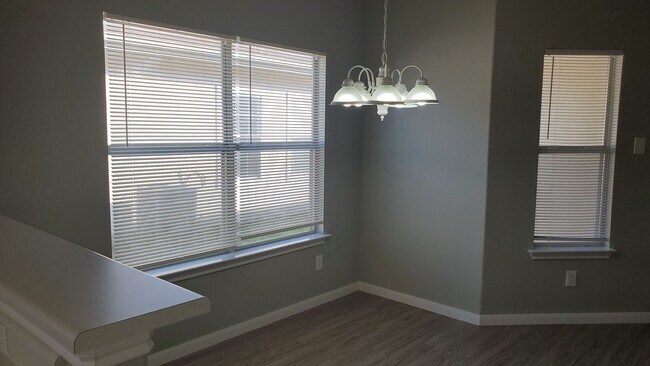 Building Photo - 133.135 Marvin Cove