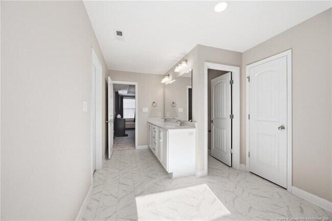 Building Photo - 4778 Woodline Dr