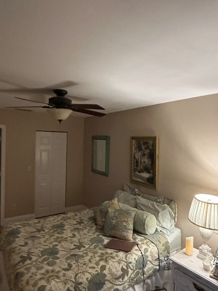 Building Photo - 8121 S Woods Cir