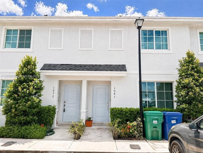 Building Photo - 1041 NW 5th St