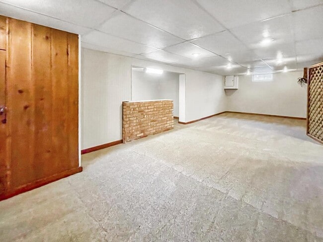 Building Photo - 4221 Buchanan Ave SW