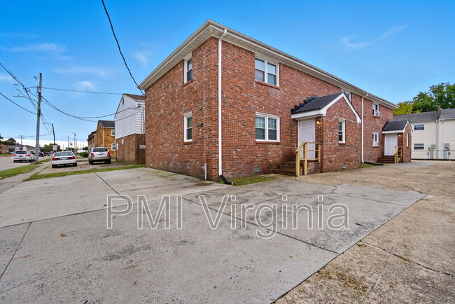 Building Photo - 417 E Little Creek Rd