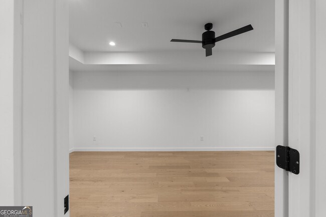 Building Photo - 3293 Lenox Pl NE