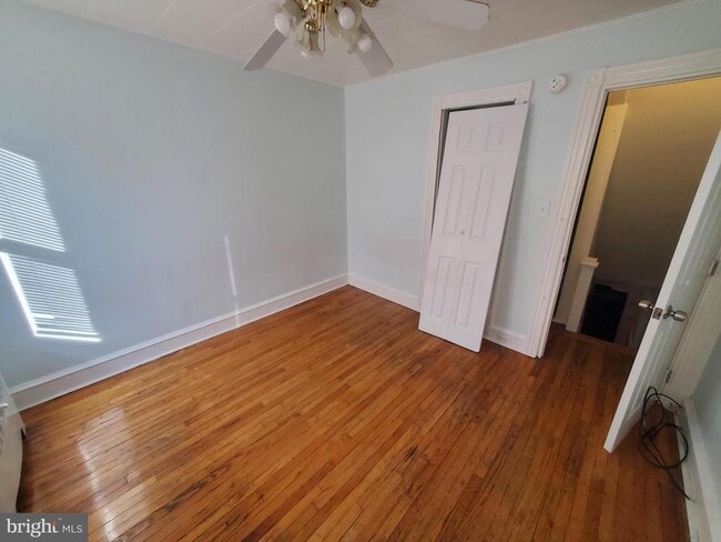 Building Photo - 423 Chapel Terrace