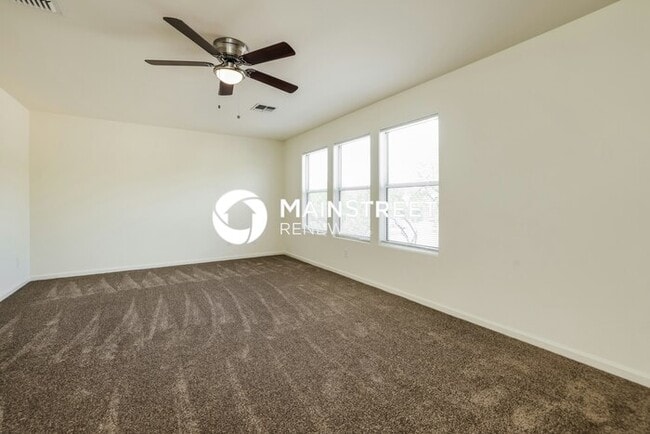 Building Photo - 4 Bedroom Pet-Friendly Home in VAIL, AZ with Main Street Renewal