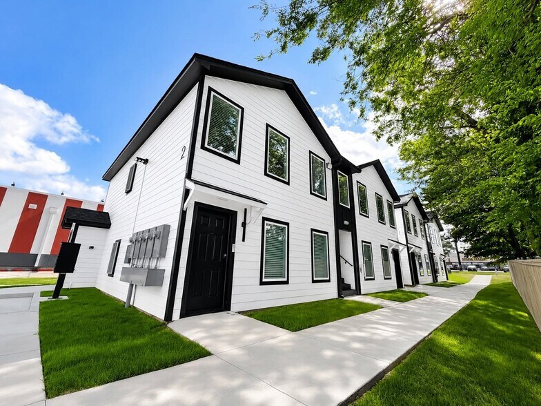 Building Photo - 2405 Judson Rd