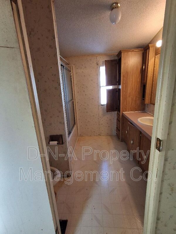 Building Photo - 22 Jane St