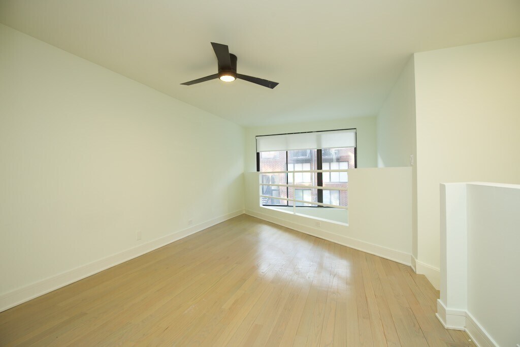 Building Photo - 843 W Grace St