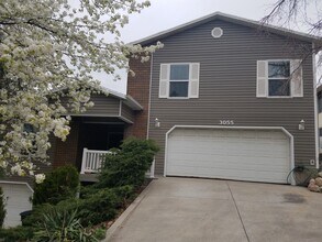 Building Photo - 3 Bedroom Home in Holladay now available