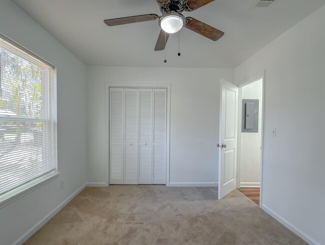 Building Photo - 3022 Homewood Pl