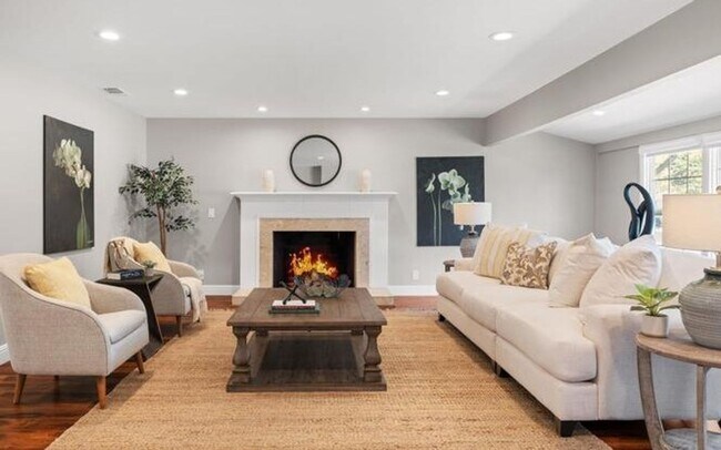 Building Photo - Beautiful Single-Story Home with Pool in Prime Concord Location –