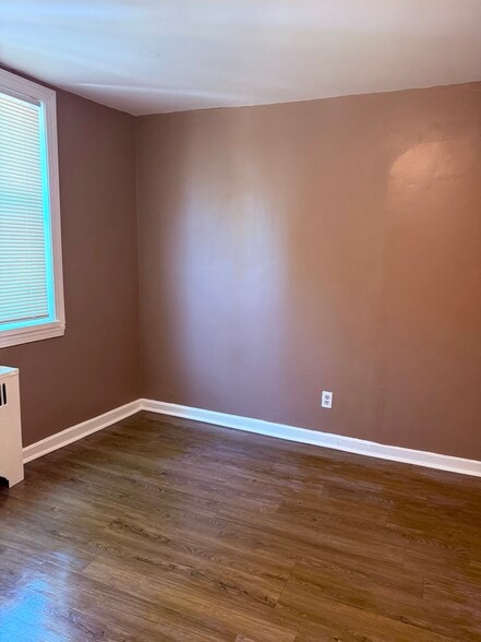 One bedroom - 1868 Park Blvd