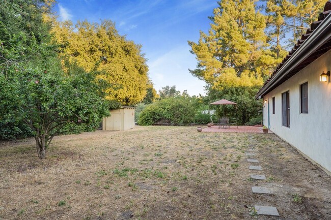 Building Photo - Los Olivos Custom Home