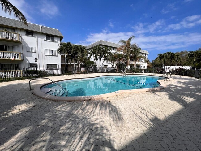 Building Photo - 15221 NE 6th Ave