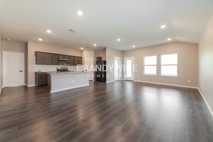Building Photo - 1302 Community Way