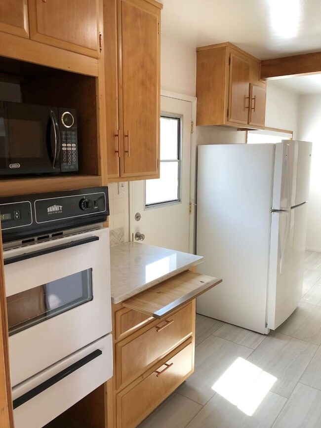 Building Photo - Beautiful Remodeled 3bd 2ba House in Wiseb...