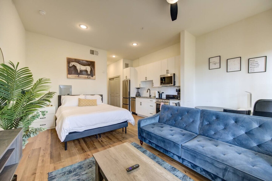 Building Photo - 1111 Shepherd Dr