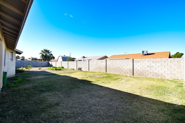 Building Photo - 2866 S 30th Dr