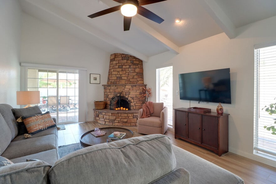 Building Photo - 2909 N Cascada Cir