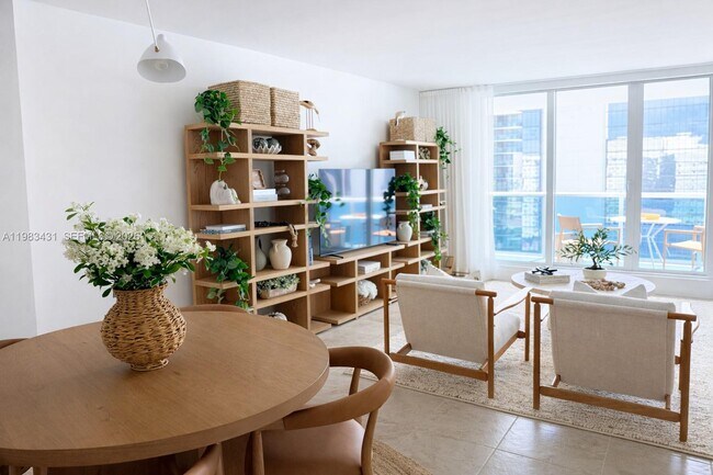 Building Photo - 2301 Collins Ave