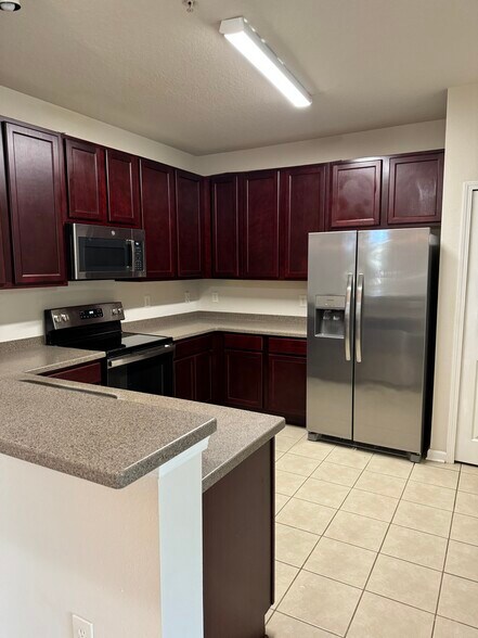 Building Photo - 4917 Key Lime Dr