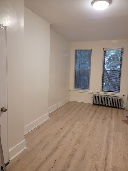 Building Photo - 525 Chauncey St