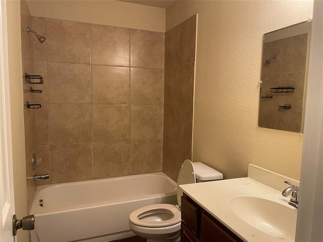 Building Photo - 338 Castleridge Dr