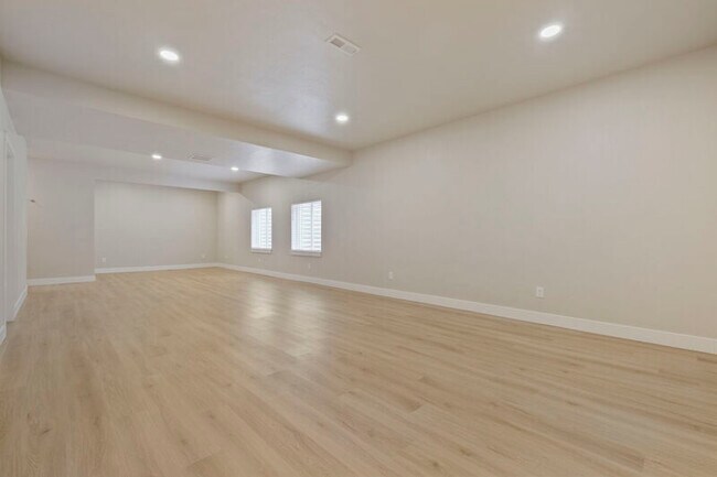 Building Photo - 5839 Yancey Dr